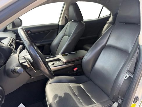 Used 2016 Lexus IS 200t RWD image 10