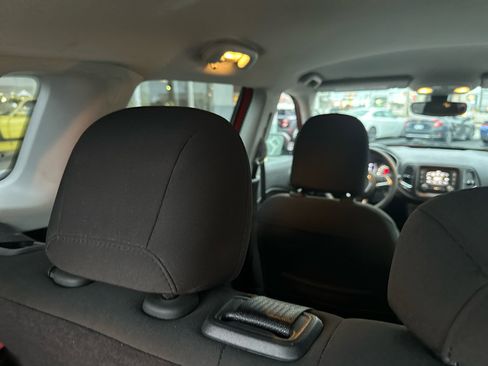 Used 2018 Jeep Compass Sport image 28