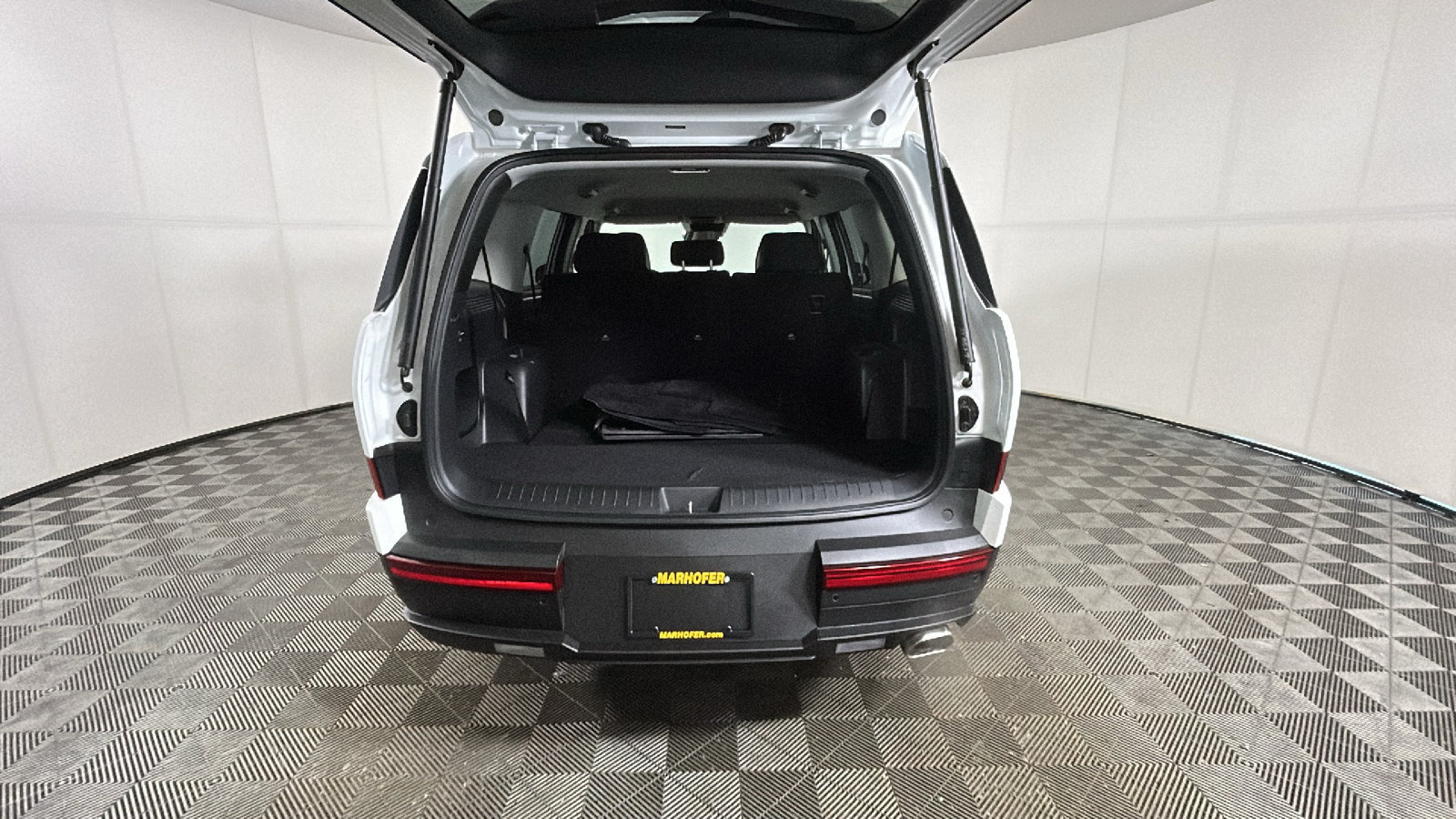 Used 2025 Hyundai Santa Fe SE FWD image 34