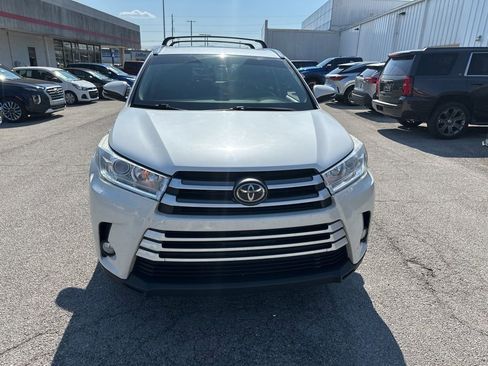 Used 2017 Toyota Highlander XLE image 8