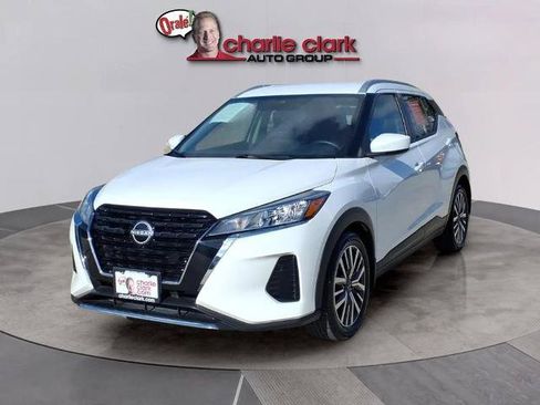 Certified 2024 Nissan Kicks SV FWD image 2