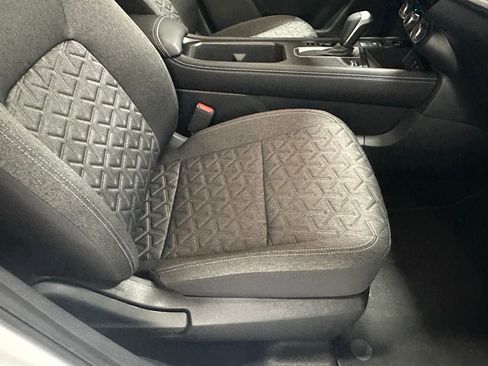 Used 2025 Nissan Kicks SV AWD/4WD image 52