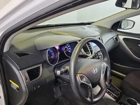 Used 2017 Hyundai Elantra GT image 23