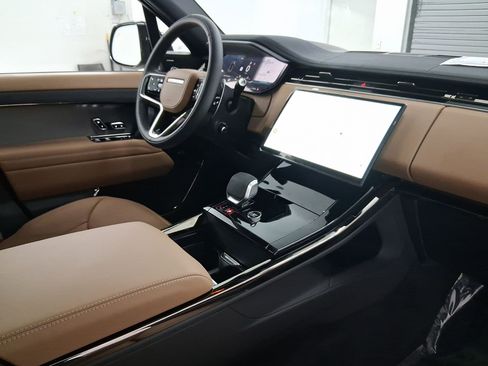 New 2026 Land Rover Range Rover Sport SE image 16