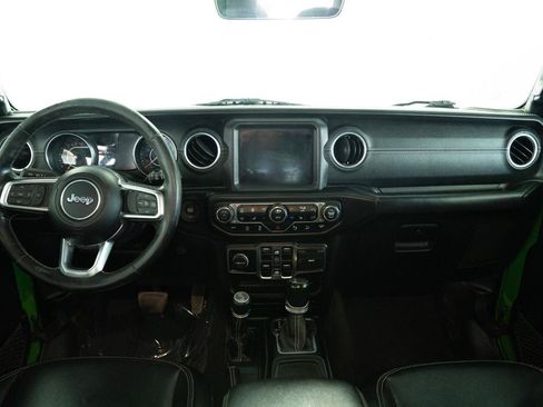 Used 2020 Jeep Wrangler Unlimited Sahara w/ Uconnect 4C Nav & Sound Group AWD/4WD image 15