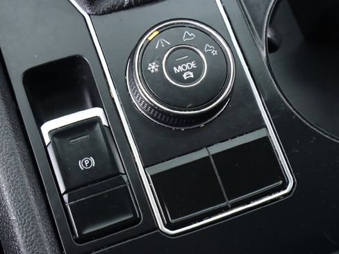 Used 2018 Volkswagen Atlas Launch Edition image 25