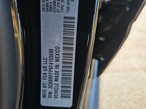 New 2026 RAM 1500 4x4 Crew Cab image 34