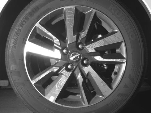 Used 2025 Nissan Versa SV FWD image 16