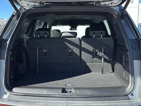 Certified 2025 GMC Acadia Elevation w/ Elevation Premium Package image 30