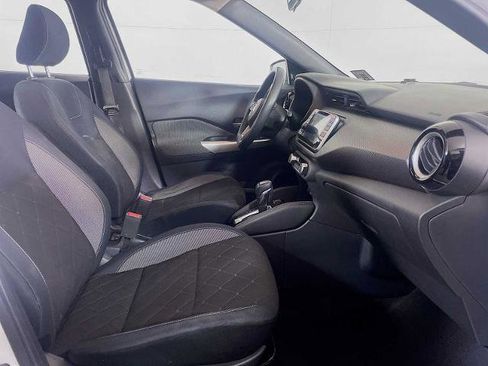 Certified 2018 Nissan Kicks SV image 24