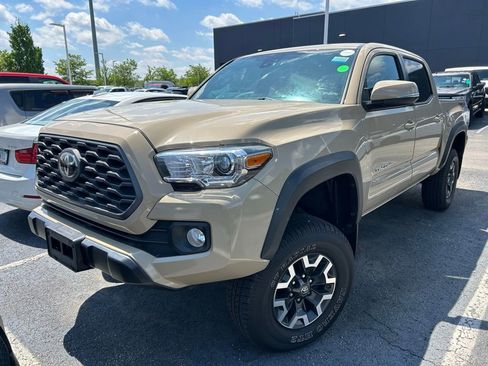 Used 2020 Toyota Tacoma TRD Off-Road AWD/4WD image 1