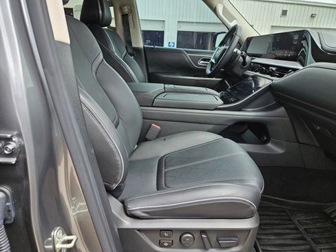 Used 2025 INFINITI QX80 Sensory image 19