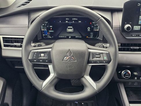 Used 2024 Mitsubishi Outlander SE image 15