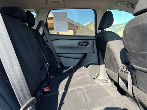 Used 2024 Nissan Rogue S AWD/4WD image 19