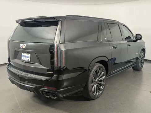 Used 2025 Cadillac Escalade ESV V AWD/4WD image 7
