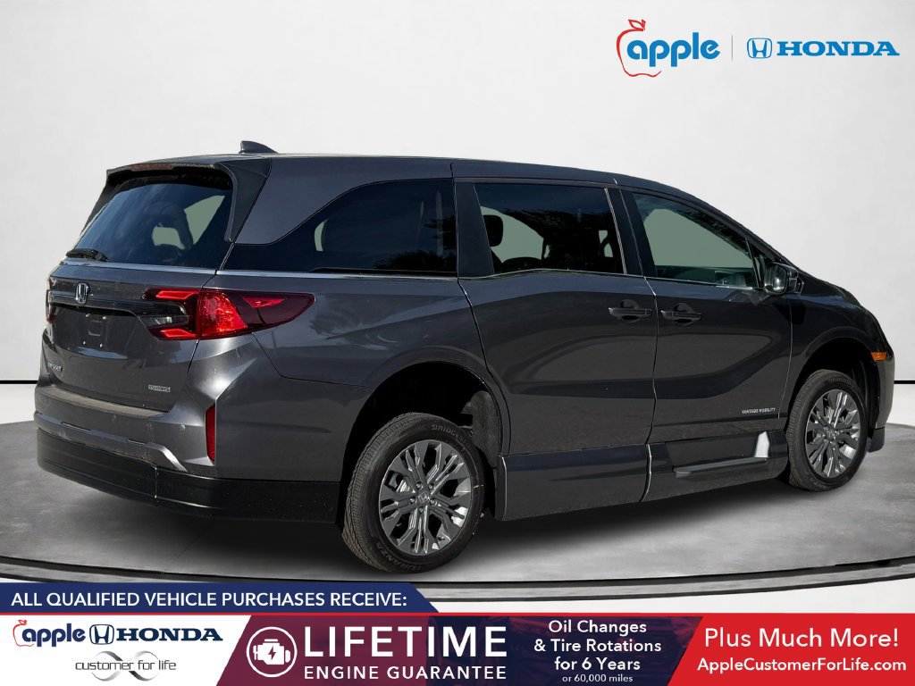Used 2026 Honda Odyssey Touring image 3