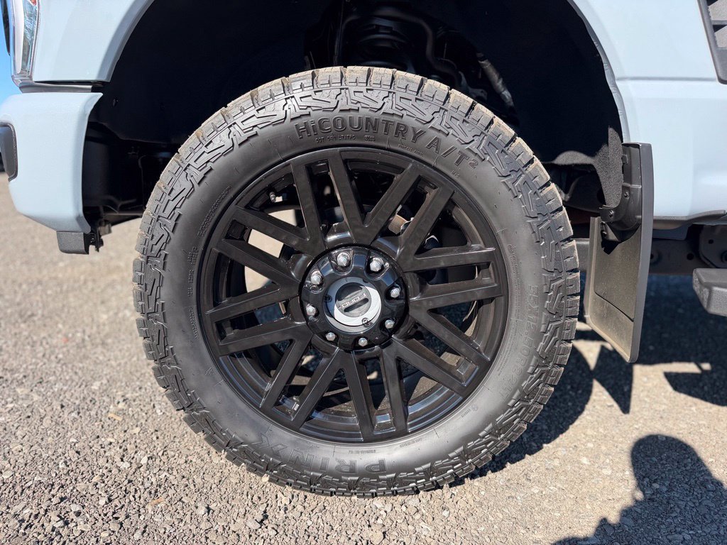 Used 2024 Ford F250 Lariat w/ Black Appearance Package AWD/4WD image 13