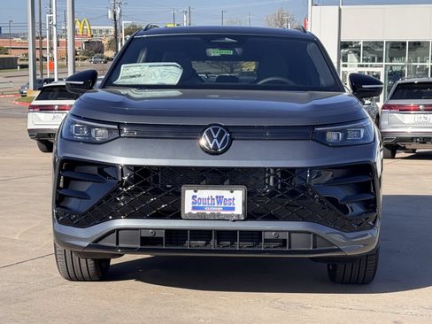 New 2026 Volkswagen Tiguan SE R-Line FWD image 11