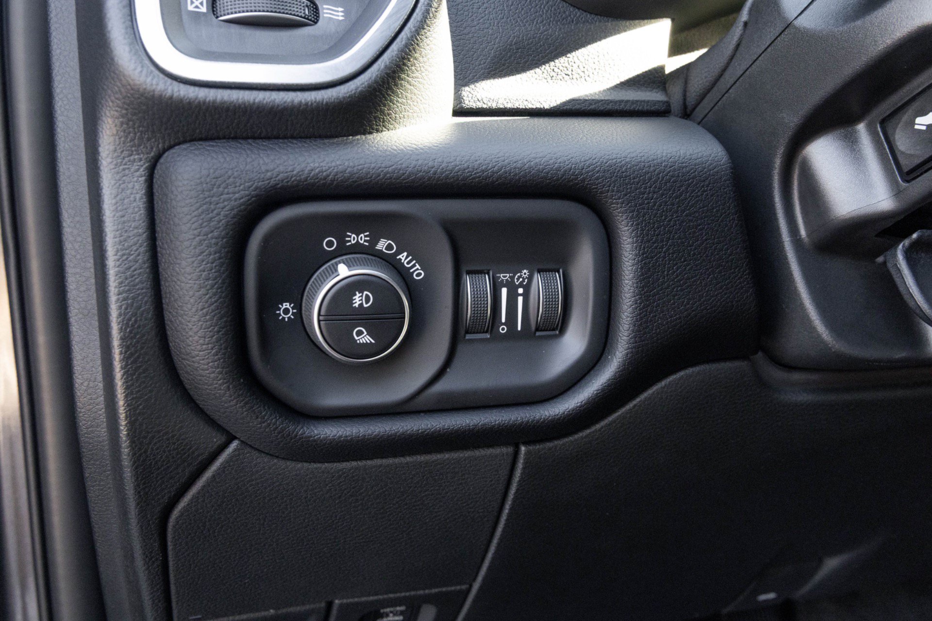 Used 2024 RAM 2500 Laramie w/ Night Edition AWD/4WD image 29