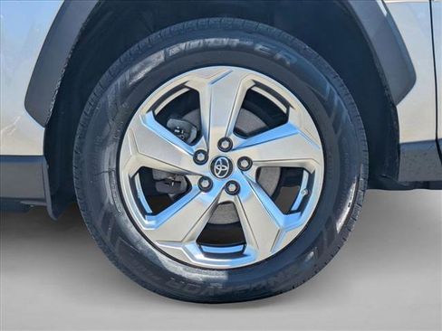 Used 2019 Toyota RAV4 Limited AWD/4WD image 25