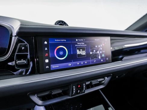 Certified 2026 Porsche Cayenne Coupe image 18