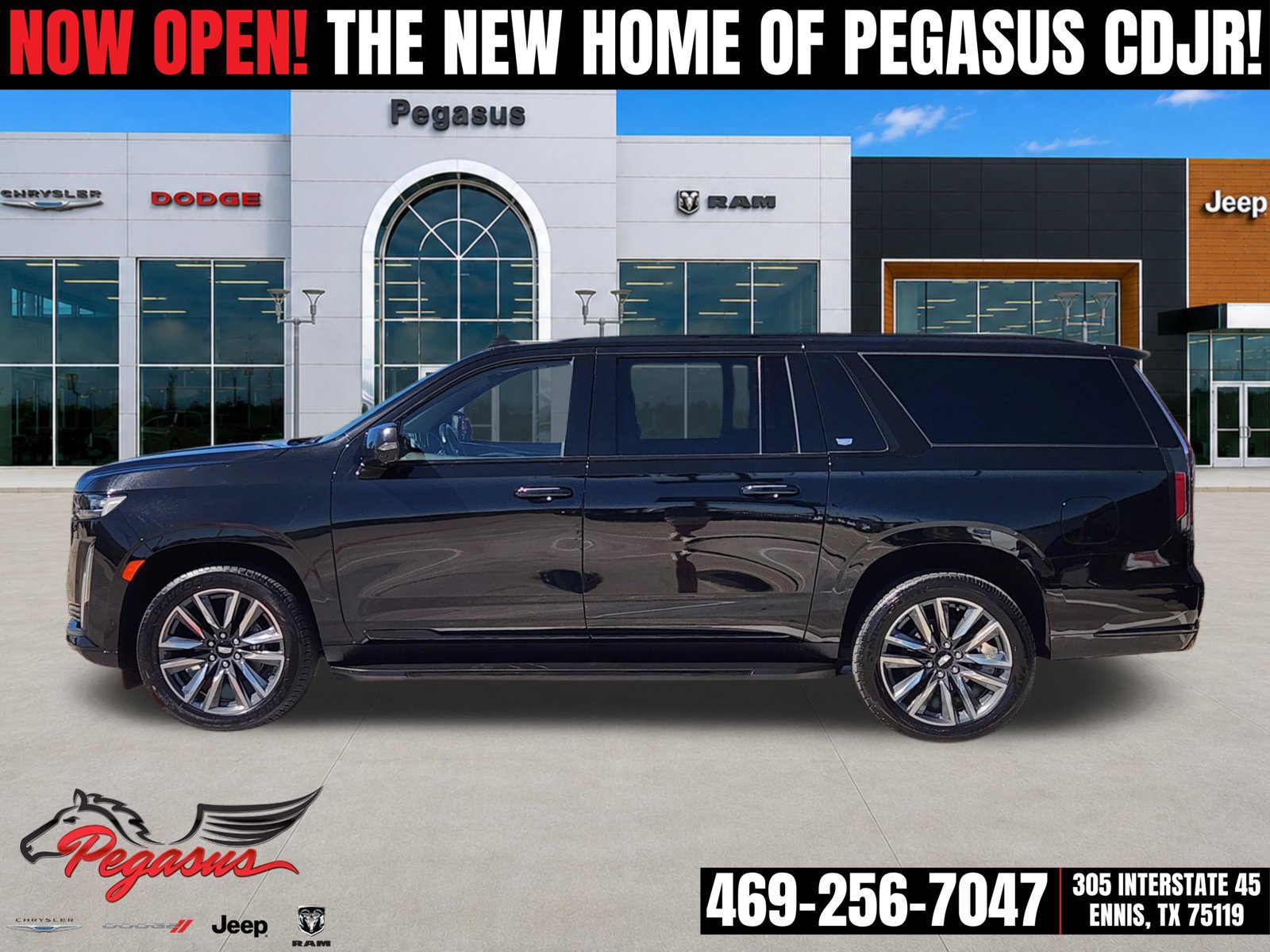 Used 2024 Cadillac Escalade ESV Sport RWD image 3