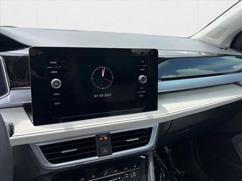 New 2025 Volkswagen Taos SE image 12