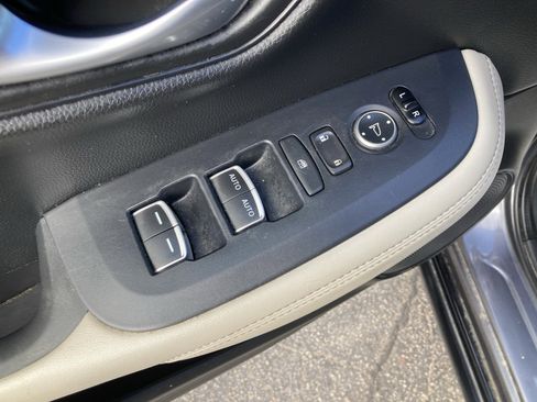 Certified 2024 Honda HR-V EX-L image 12