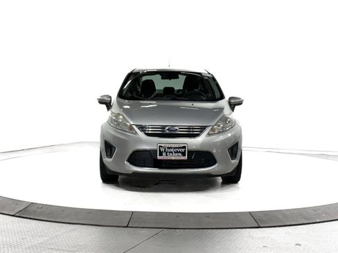 Used 2013 Ford Fiesta SE w/ Super Fuel Economy Pkg image 2