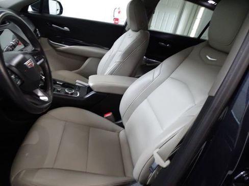 Certified 2023 Cadillac XT4 Luxury image 2