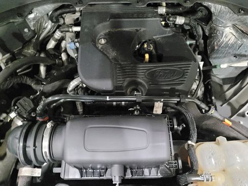 Used 2020 Ford Explorer XLT w/ Equipment Group 202A image 30