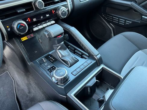 Used 2025 Toyota Tacoma TRD Sport w/ TRD Sport Upgrade Package image 20