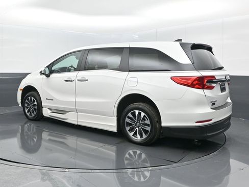 Used 2024 Honda Odyssey EX-L image 16