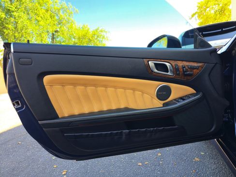 Used 2015 Mercedes-Benz SLK 250 image 13