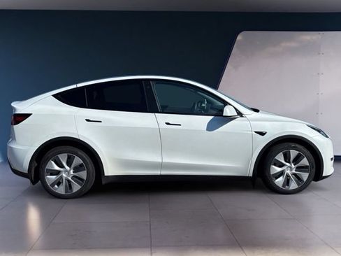 Used 2021 Tesla Model Y Long Range AWD/4WD image 6