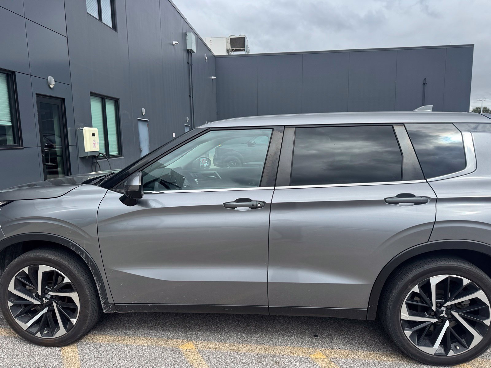 Used 2022 Mitsubishi Outlander SE AWD/4WD image 7