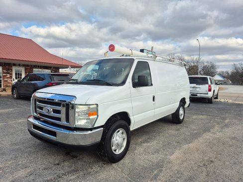 Used 2014 Ford E-250 and Econoline 250 Econoline w/ Power Group image 2