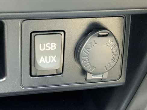 Used 2018 Toyota 4Runner SR5 Premium AWD/4WD image 37