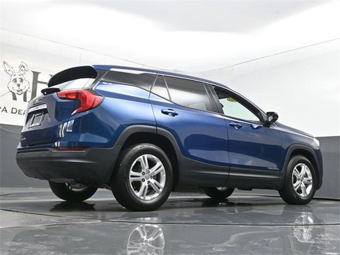 Used 2020 GMC Terrain SLE image 33