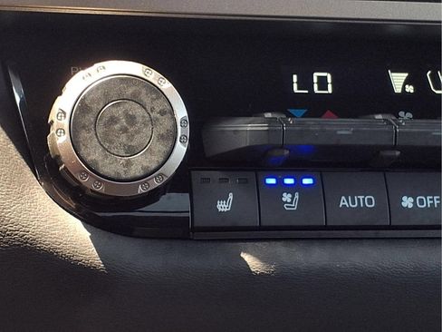 Certified 2026 Toyota Sequoia Platinum AWD/4WD image 18