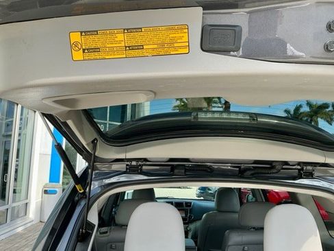 Used 2013 Toyota Highlander Limited image 12