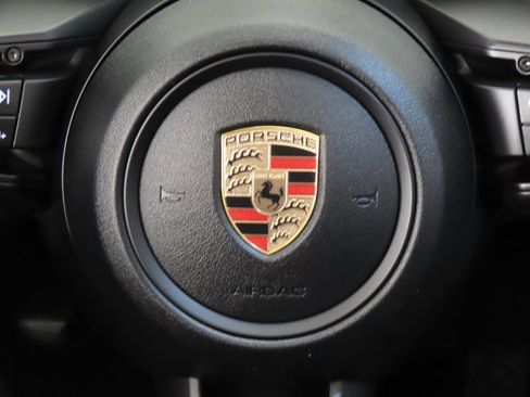 Certified 2025 Porsche Macan AWD/4WD image 21