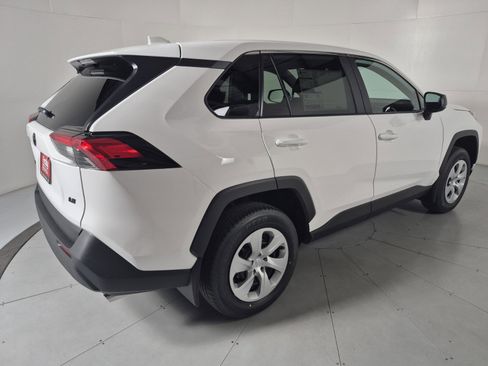 New 2025 Toyota RAV4 LE image 5