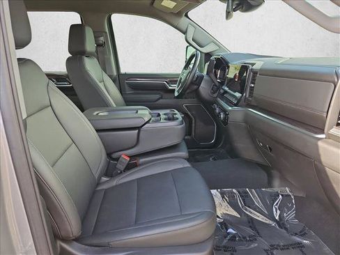 Certified 2025 Chevrolet Silverado 2500 LTZ AWD/4WD image 27