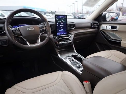 Used 2022 Ford Explorer Platinum w/ Equipment Group 601A image 33