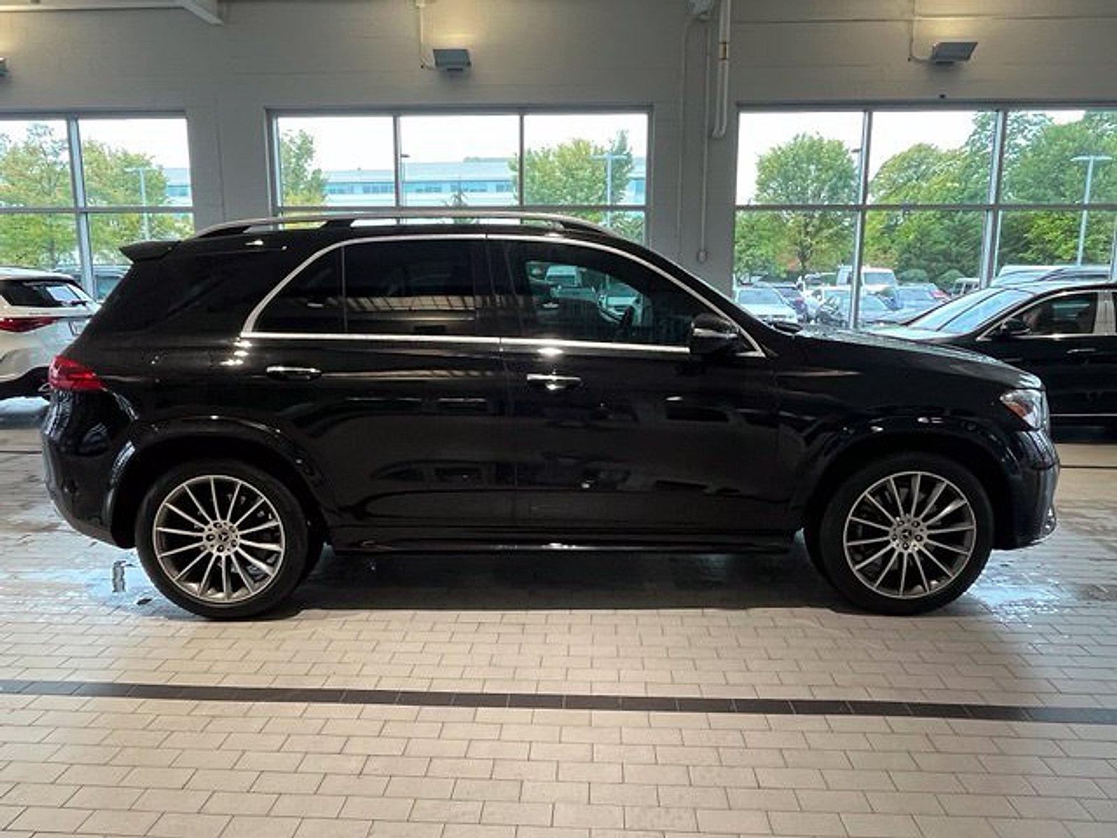Used 2024 Mercedes-Benz GLE 450 4MATIC image 10