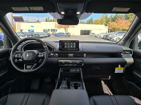 New 2025 Honda Pilot TrailSport image 6
