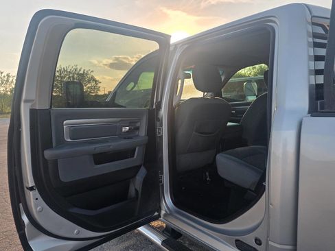 Used 2015 RAM 3500 Lone Star image 16