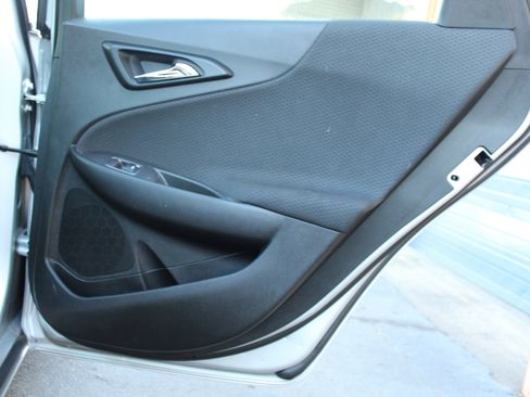 Used 2022 Chevrolet Malibu LT image 38