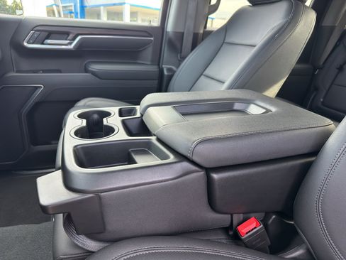 Used 2025 GMC Sierra 1500 SLT AWD/4WD image 13